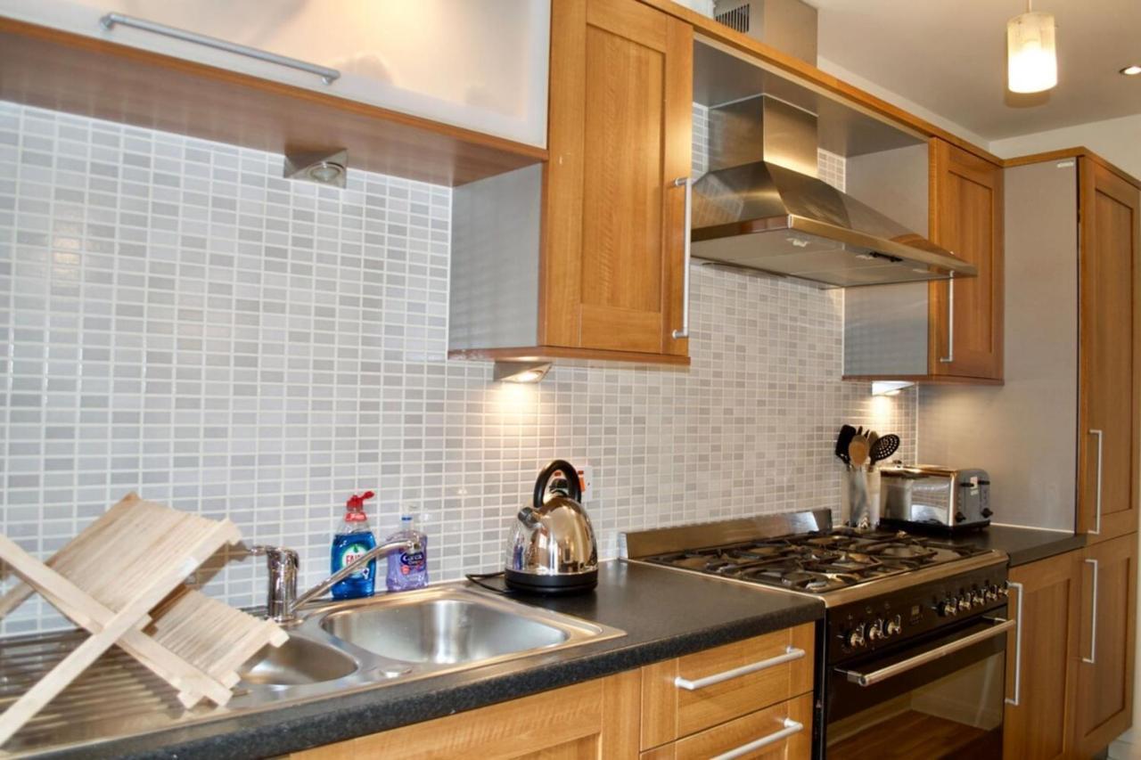 Modern 2 Bedroom City Centre Flat 爱丁堡 外观 照片